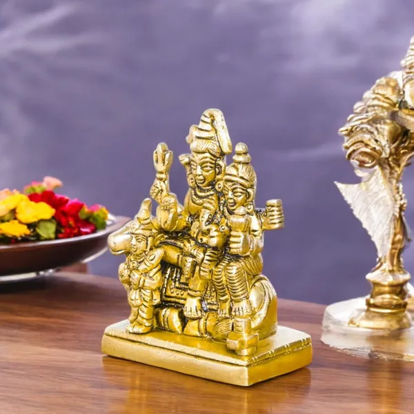 Antique_Brass_Shiv_Parivar_Murti_For_Home_Pooja,_Shiva_Parvati_Statue_With_Family,_Idol_For_House_Warming_Gift_And_Decor
