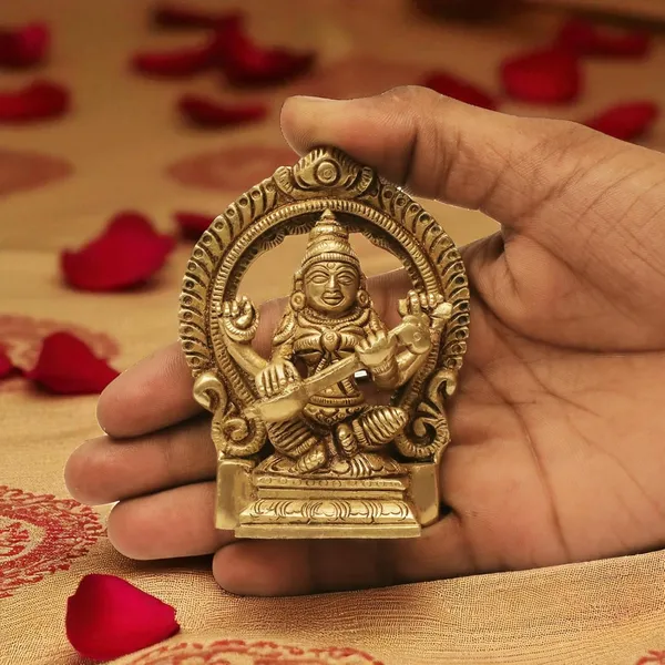 Antique_Brass_Saraswati_Idol_Statue_And_Hindu_Goddess_Of_Knowledge_For_Pooja
