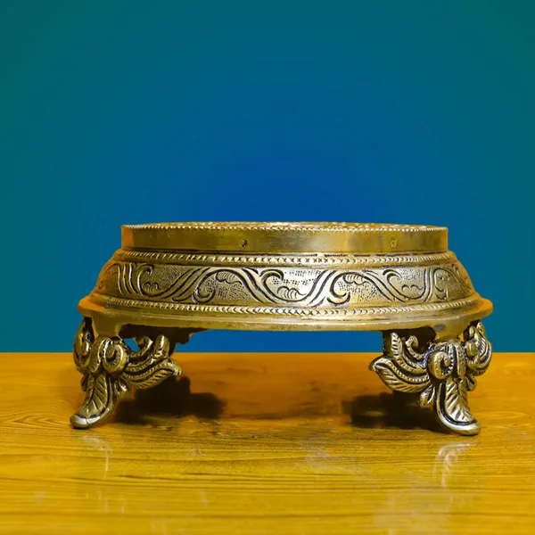 Antique_Brass_Chowki_For_God_Idols,_Mukkali_Decorative_Round,_Chowki_For_Pooja_Kamatshi_|_Chowki_For_Diya|_Chowki_For_Mandir_Pooja
