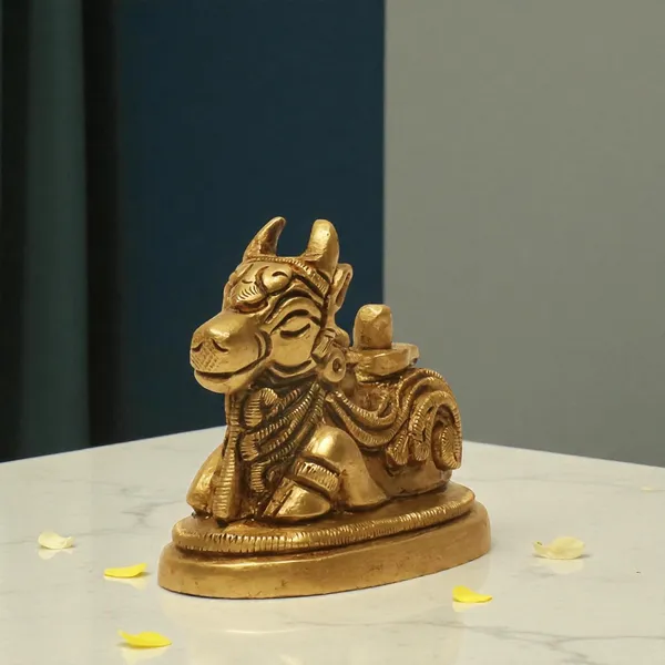 Antique_Brass_Nandi_Idol_For_Pooja,_Desk,_Car,_Home_Decor_And_Gifting