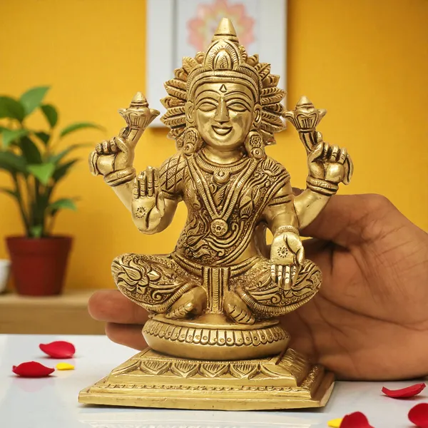 Antique_Brass_Lakshmi_Devi_Idol_For_Pooja