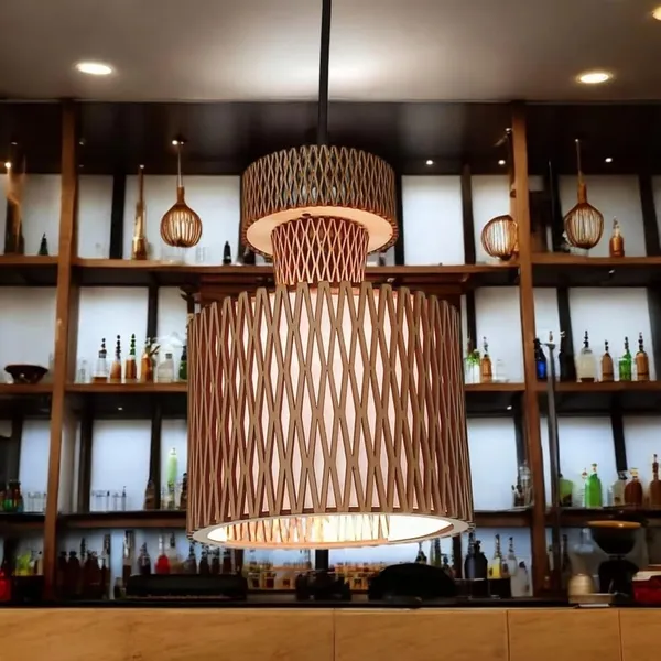 Modern_Wooden_Pendant_Light,_Geometric_Pattern_Lampshade,_Decorative_Hanging_Ceiling_Lamp