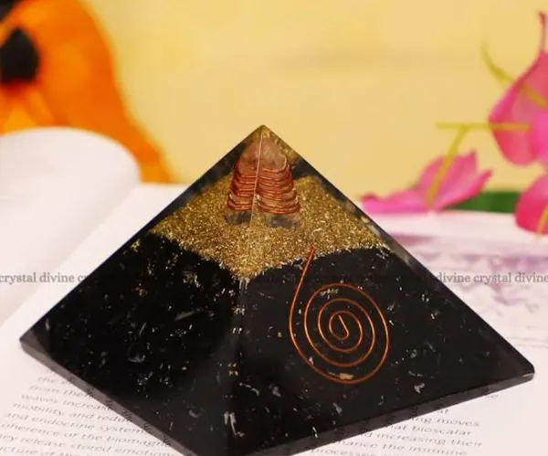 Black_Tourmaline_pyramid_