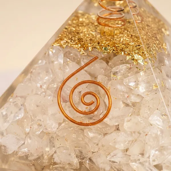 Cream_Premium_Clear_Quartz_Pyramid