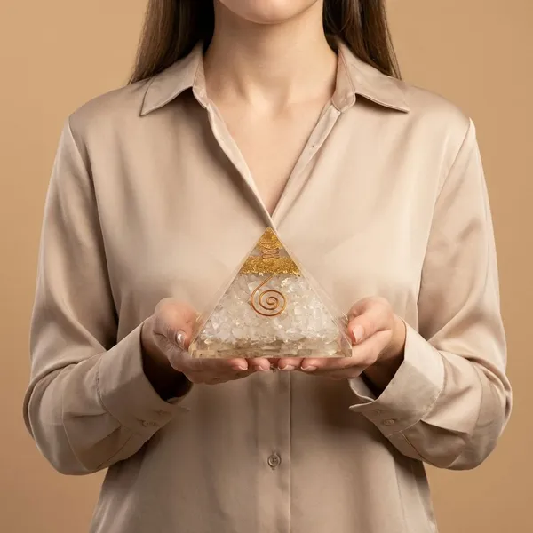 Cream_Premium_Clear_Quartz_Pyramid