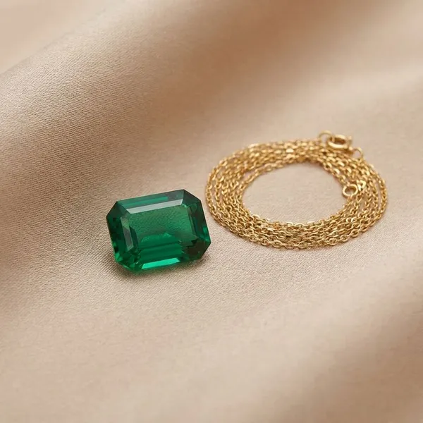 Green_Premium_Emerald_Stone