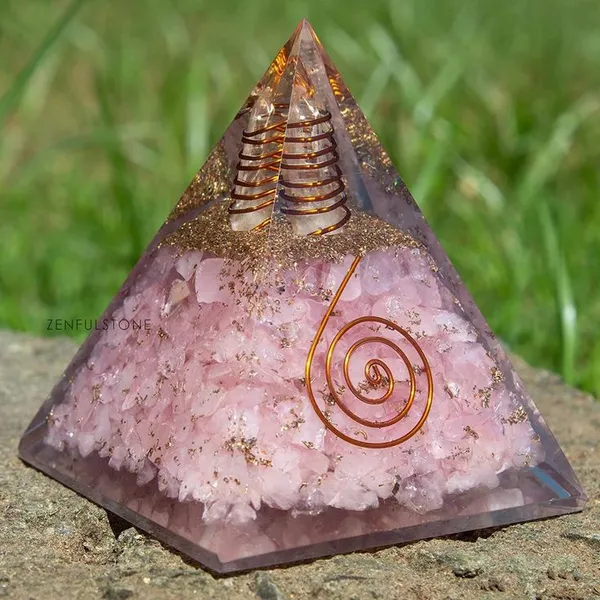 Rose_quartz_Pyramid_