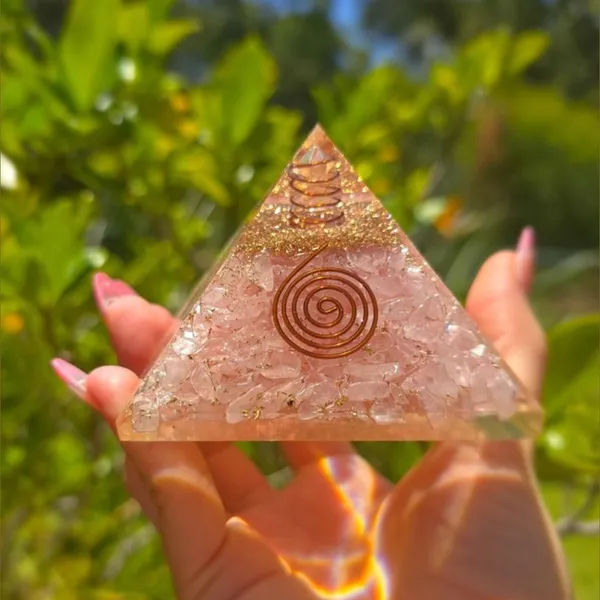 Rose_quartz_Pyramid_