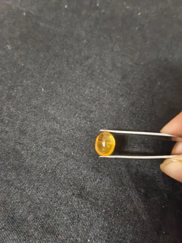 Yellow_Premium_Sapphire_Stone