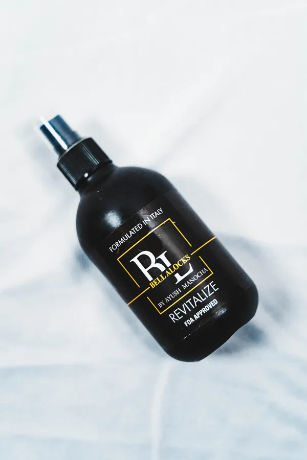 Revitalise_Spray_To_Revitalise_On_Dry_Hair