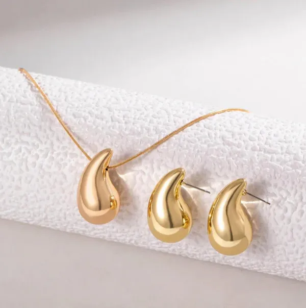 Maroon_Small_Teardrop_Pendant_Necklace_Earrings_Set