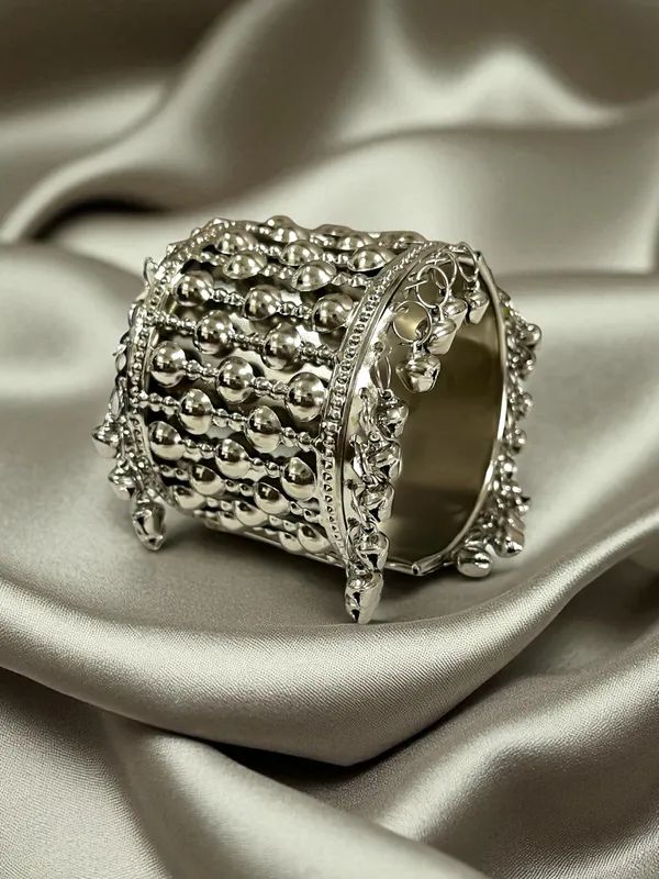 Silver_Navratri_Festival_Oxidised_Rhodium_Plated_Ghungroo_Beaded_Kada