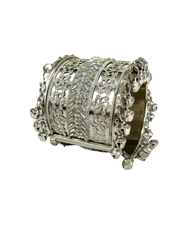 Silver_Navratri_Festival_Oxidised_Rhodium_Plated_Ghungroo_Beaded_Kada