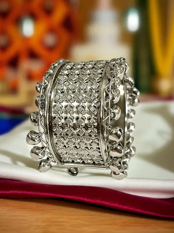 Silver_Navratri_Festival_Oxidised_Rhodium_Plated_Ghungroo_Beaded_Kada