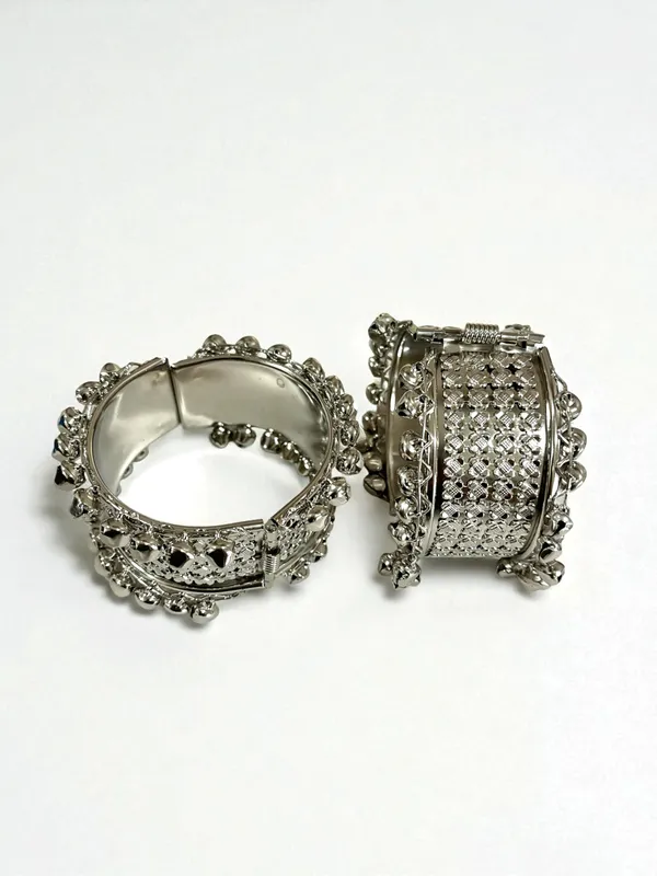 Silver_Navratri_Festival_Combo_Oxidised_Rhodium_Plated_Ghungroo_Kada_Bangles_Set_For_Women