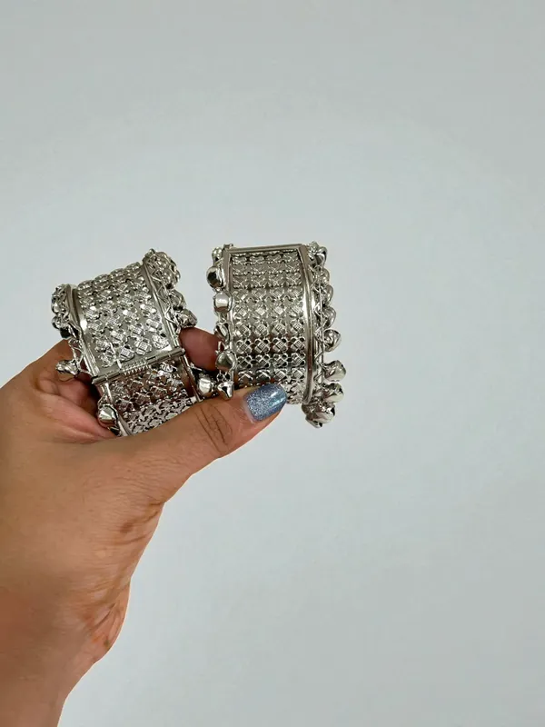 Silver_Navratri_Festival_Combo_Oxidised_Rhodium_Plated_Ghungroo_Kada_Bangles_Set_For_Women