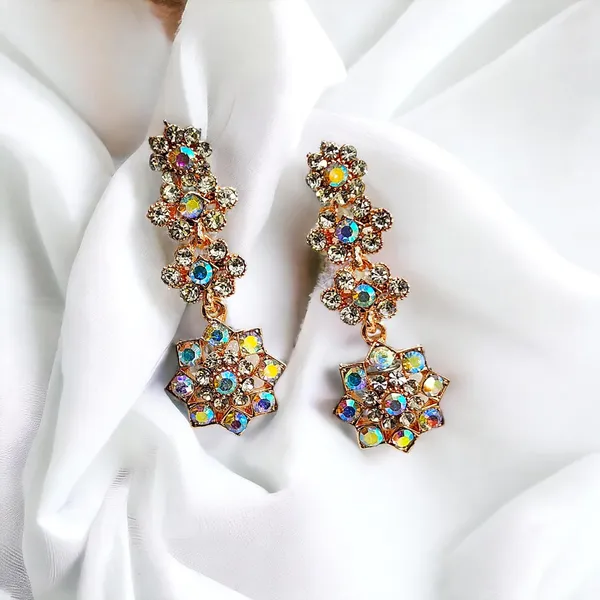 Multicolour_Delight_Rose_Gold_Plated_Rainbow_Stone_Collar_Bone_Necklace_Set_With_Earring_And_Maangtika
