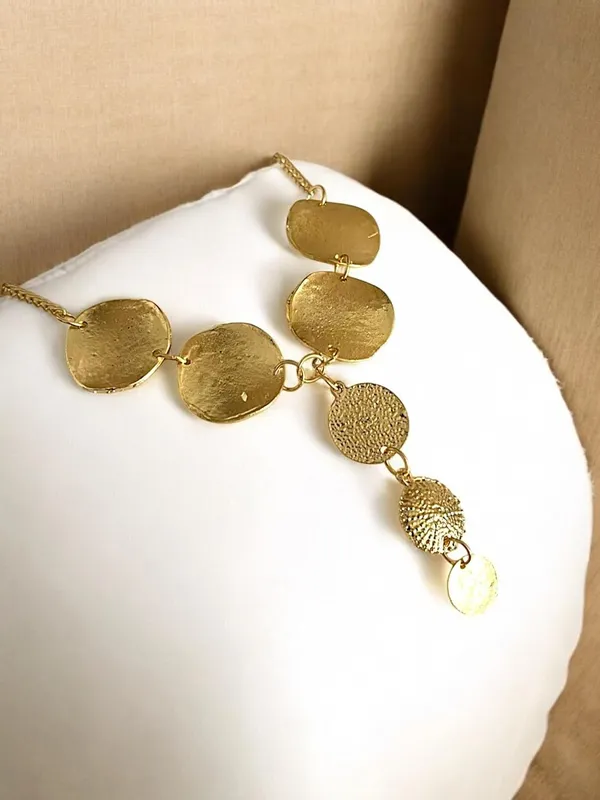 Gold_Plated_Hammered_Disc_Necklace_Set_with_Earrings_for_Women,_Anti_Tarnish_Trendy_Stylish_Jewellery_Set