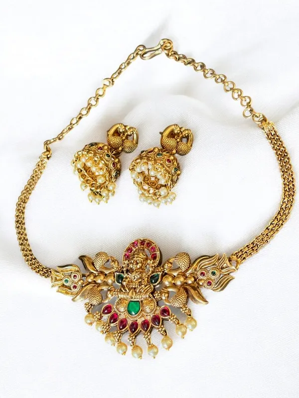 Maroon_Pearl_Choker_Traditional_Temple_Necklace_Goddess_Laxmi_Jewellery_Set_With_Jhumki_Earrings_For_Women