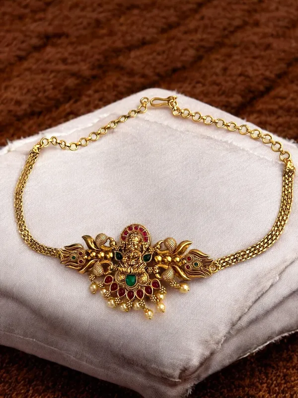 Maroon_Pearl_Choker_Traditional_Temple_Necklace_Goddess_Laxmi_Jewellery_Set_With_Jhumki_Earrings_For_Women