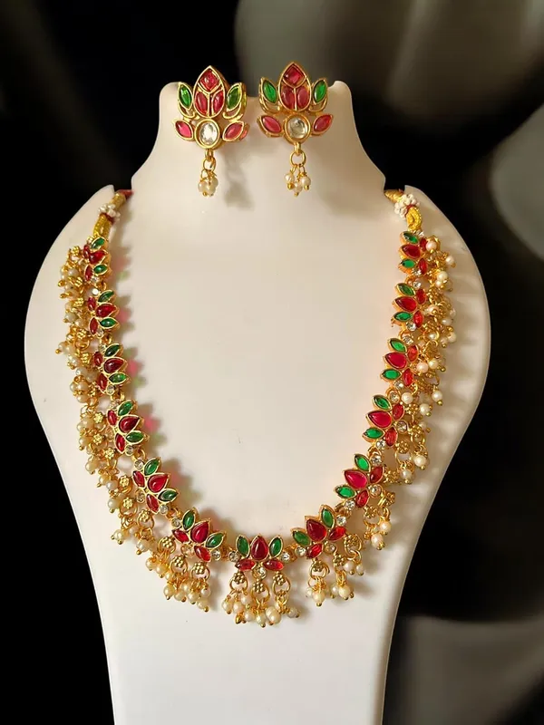 Multicolour_Latest_Lotus_Design_Floral_Pearl_Choker_Necklace_With_Stud_Earrings_Women