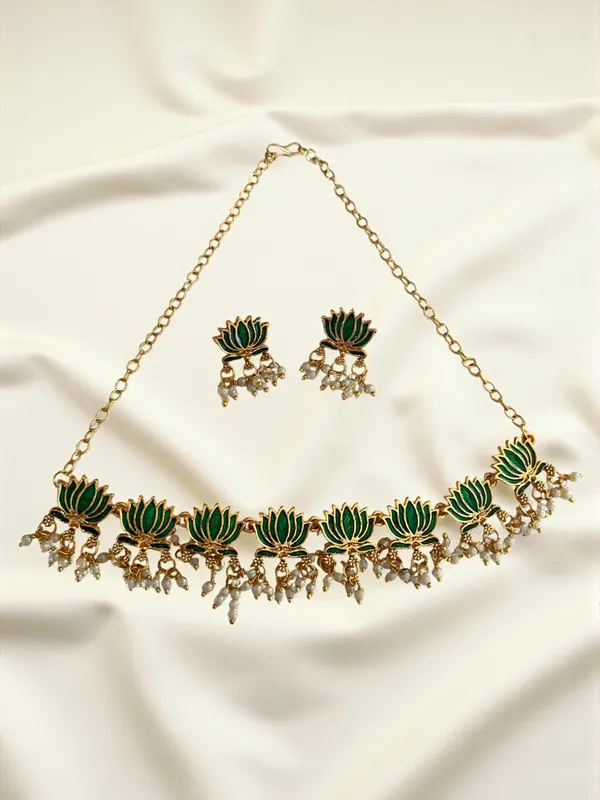 Green_Lotus_Design_Traditional_Necklace_Set_For_Women
