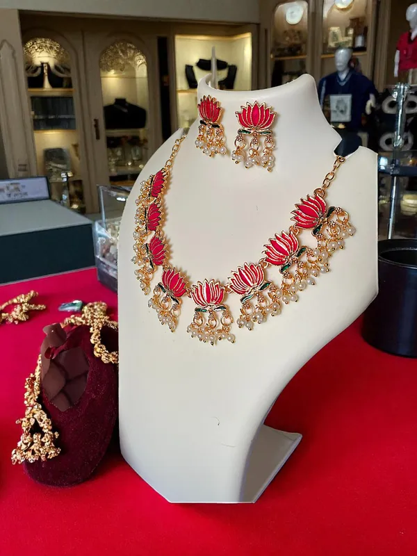 Pink_Lotus_Design_Traditional_Necklace_Set_For_Women