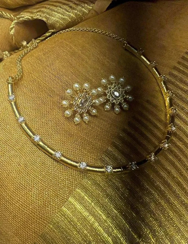 Gold_Plated_Hasli_Choker_Necklace_Set_with_American_Diamond_Stones_&_Matching_Pearl_Earrings_|_Thushi_Pipe_Necklace_Jewellery_Set_for_Women