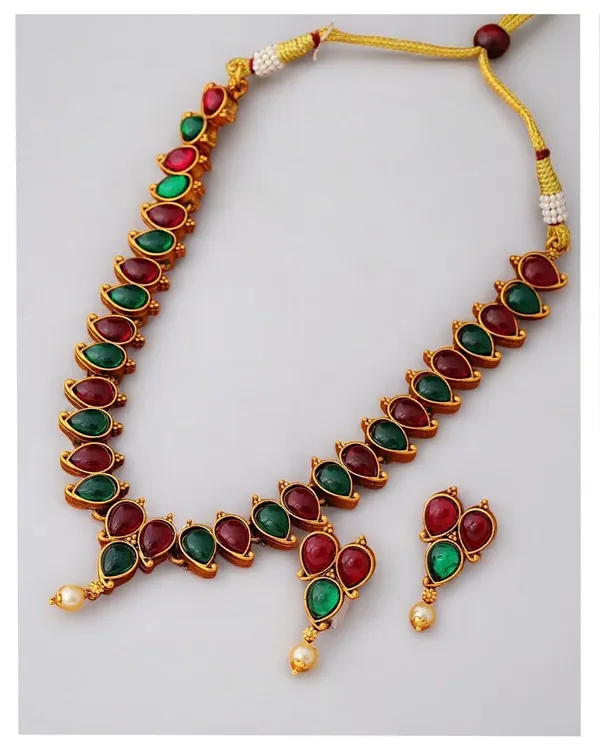 Multicolour_Traditional_Jewellery_Stone_Studded_Gold_Plated_Necklace_And_Stud_Earrings_Set_Ethnic_Fashion_Jewellery_For_Women_And_Girls