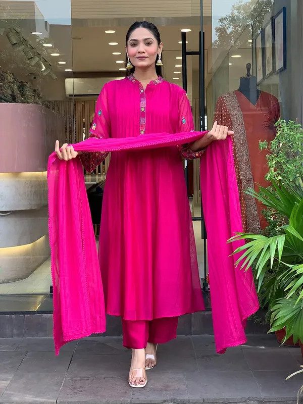 Pink_Pure_Cotton_Kurti_Pant_Dupatta_Set_For_Women