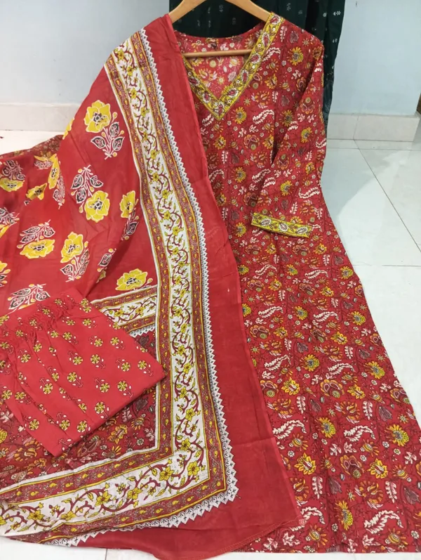 Beautiful_Pure_Cotton_Kurti_Pant_Dupatta_Set