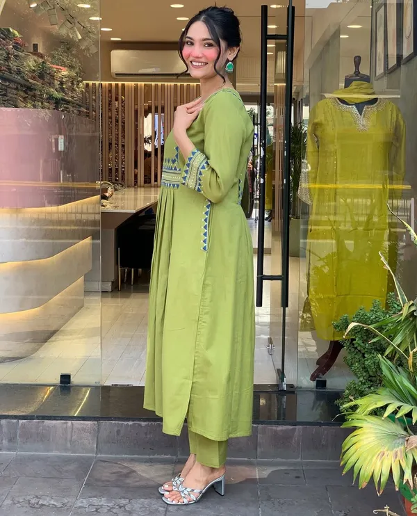 Green_Cotton_Nyra_Cut_Kurti_Pant_Set_For_Women
