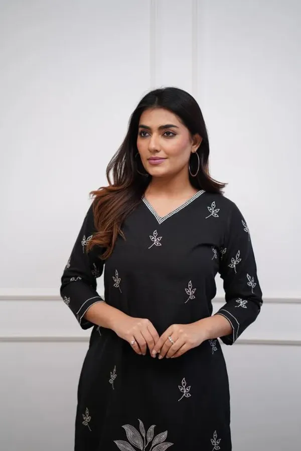 Black_Cotton_Kurti_Pant_Set_For_Women
