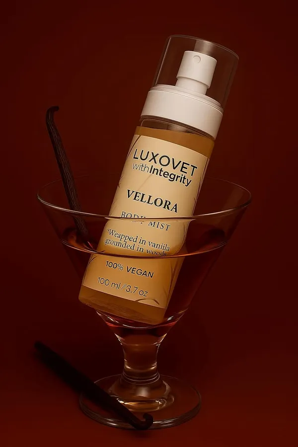 Vellora_Vanilla_Body_Mist_–_Warm_Vanilla_&_Woody_Notes_|_Long_Lasting_Refreshing_Body_Spray_|_Daily_Perfume_Mist_for_Women_&_girls
