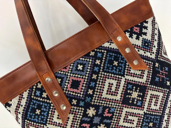 Brown_Leather_Handbag_For_Women
