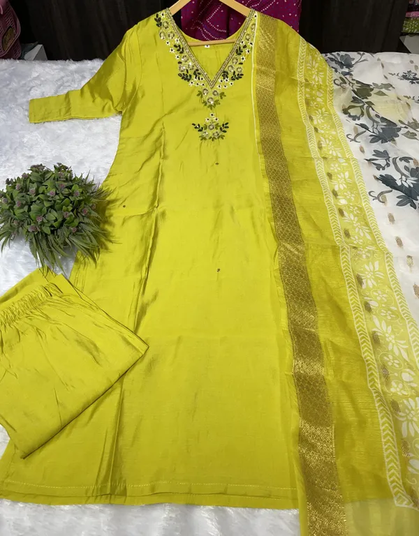 Yellow_Silk_Blend_3/4_Sleeve_V_Neck_Kurti_Palazzo_Set_For_Women