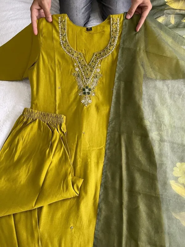 Yellow_Silk_Blend_3/4_Sleeve_V_Neck_Kurti_Palazzo_Set_For_Women