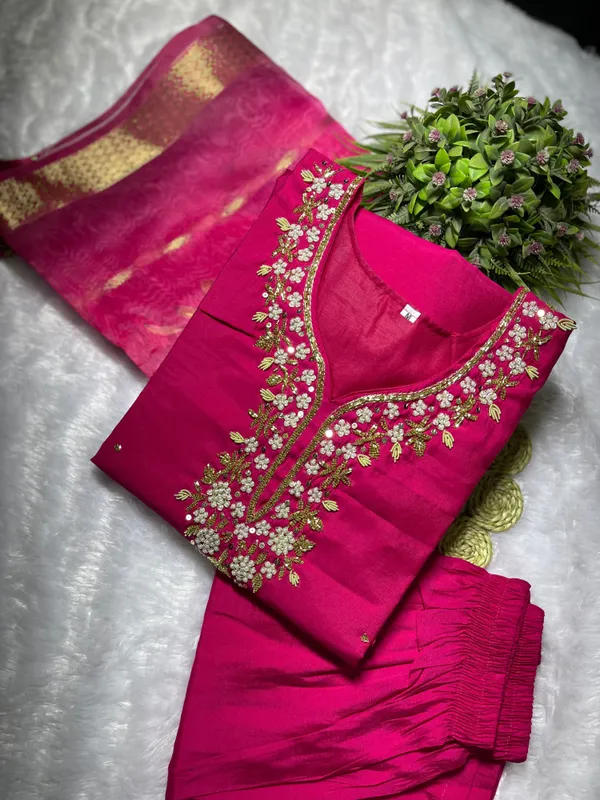 Dark_Pink_Silk_Blend_3/4_Sleeve_V_Neck_Kurti_Palazzo_Set_For_Women