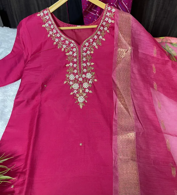 Dark_Pink_Silk_Blend_3/4_Sleeve_V_Neck_Kurti_Palazzo_Set_For_Women