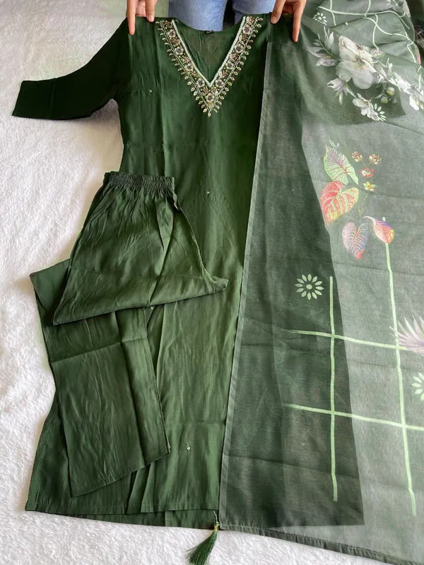 Mehendi_Green_Silk_Blend_3/4_Sleeve_V_Neck_Kurti_Palazzo_Set_For_Women