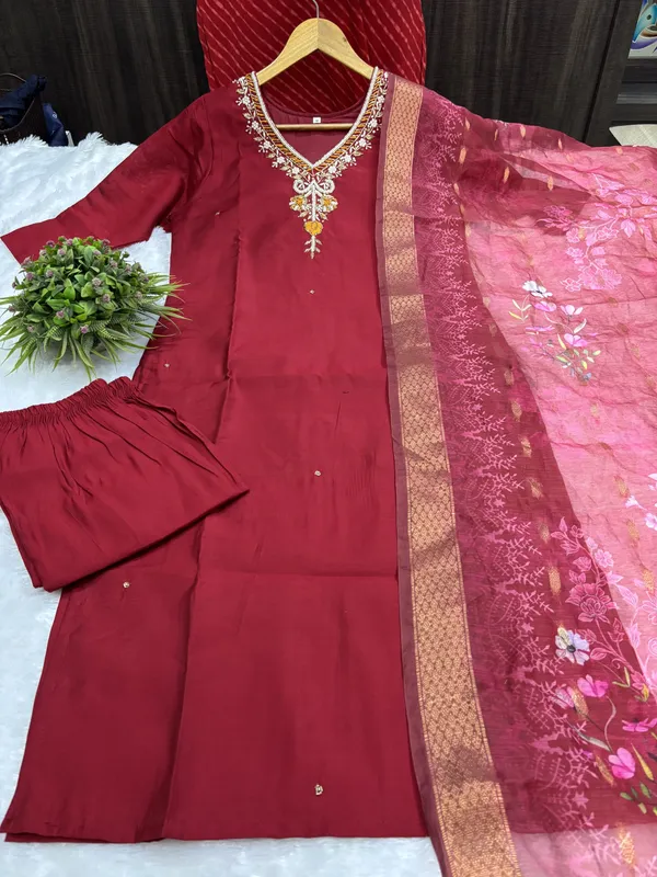 Maroon_Silk_Blend_3/4_Sleeve_V_Neck_Kurti_Palazzo_Set_For_Women