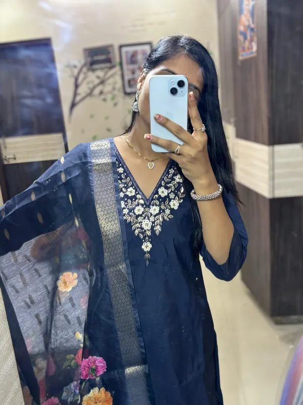 Navy_Blue_Silk_Blend_3/4_Sleeve_V_Neck_Kurti_Palazzo_Set_For_Women