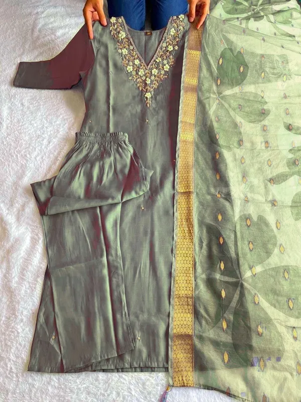Grey_Silk_Blend_3/4_Sleeve_V_Neck_Kurti_Palazzo_Set_For_Women