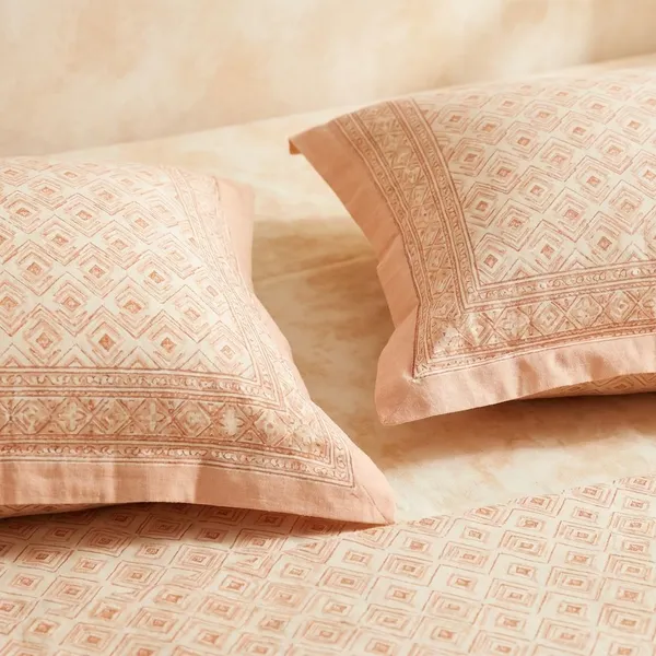 Red_Pure_Cotton_144_Tc_King_Size_Bedsheet_For_Home_And_Decor