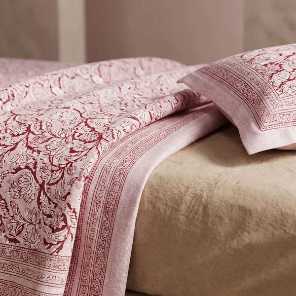 Maroon_Pure_Cotton_144_Tc_King_Size_Bedsheet_For_Home_And_Decor
