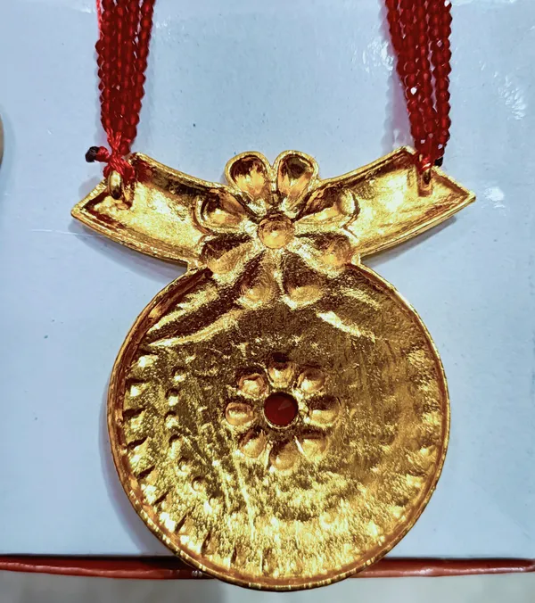 Maroon_Premium_Grand_Hydro_Statement_Alloy_Pendent_For_Women