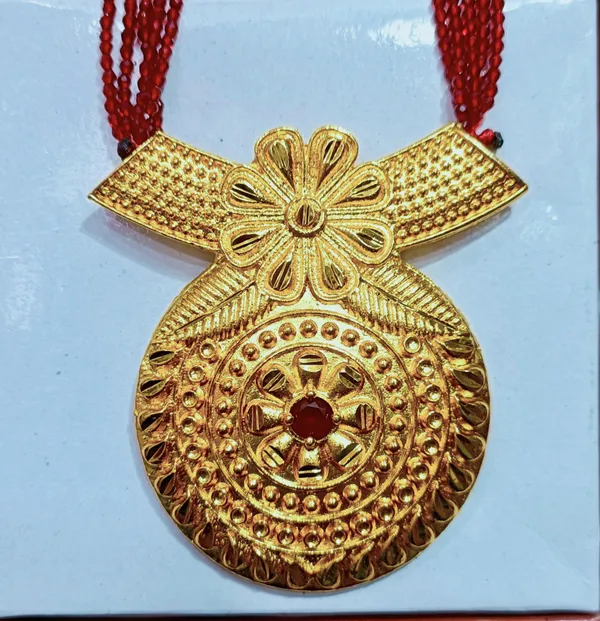 Maroon_Premium_Grand_Hydro_Statement_Alloy_Pendent_For_Women