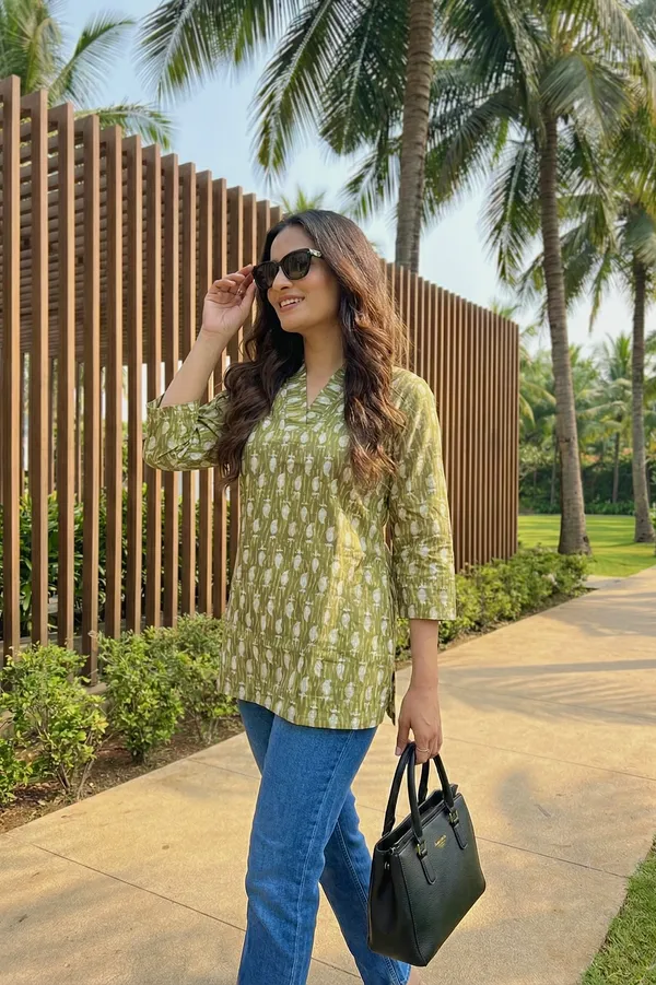 Olive_Green_Printed_Cotton_Short_Top_For_Women