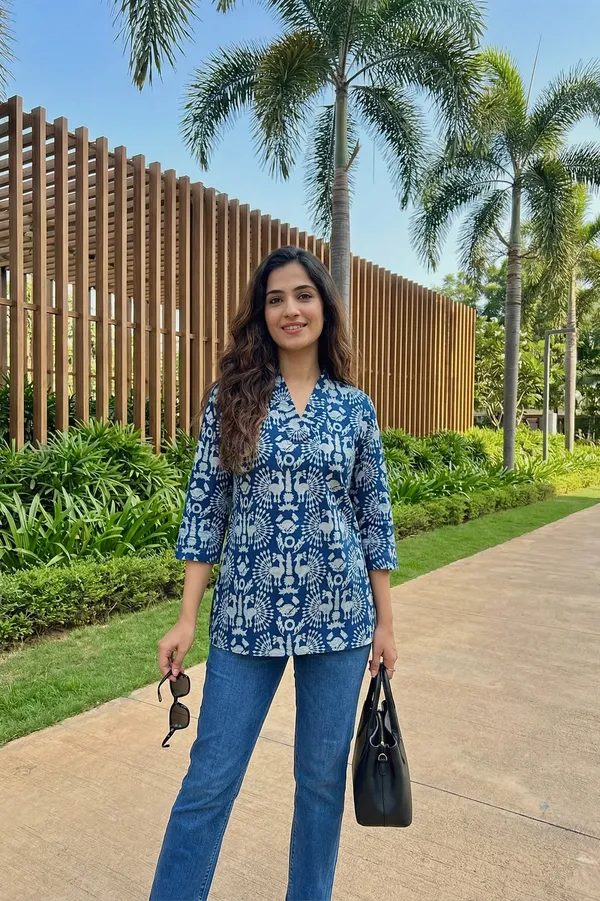 Indigo_Peacock_Printed_Cotton_Short_Top_For_Women