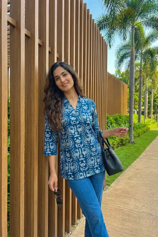 Indigo_Peacock_Printed_Cotton_Short_Top_For_Women